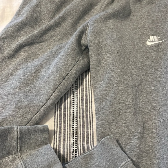 Nike joggers - Picture 3 of 3